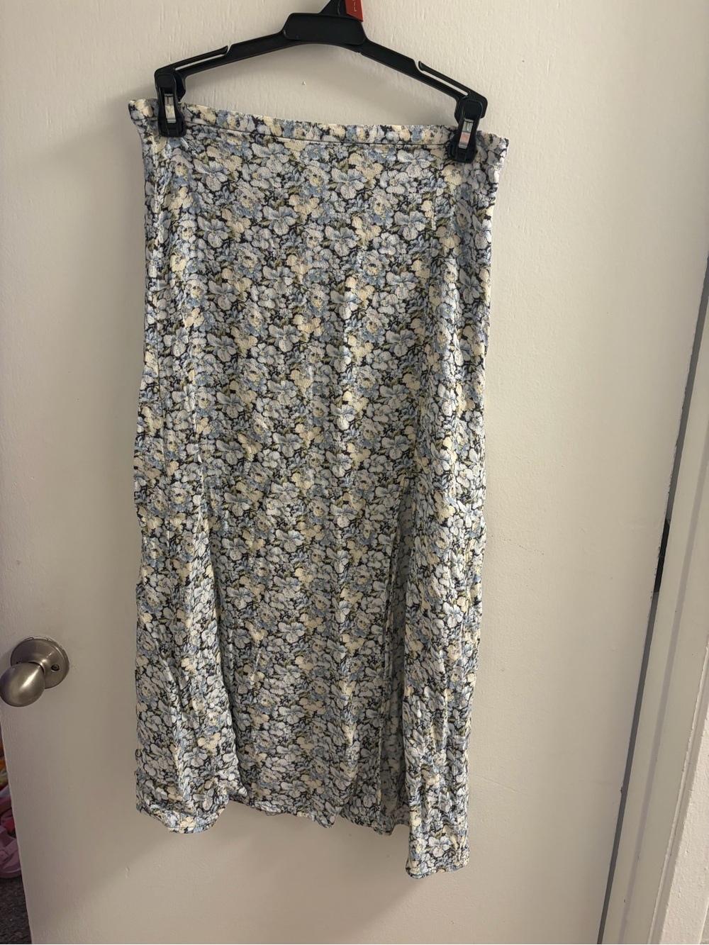 H&M Blue Floral Crêpe Midi‎ Skirt with Front Slit Size 4